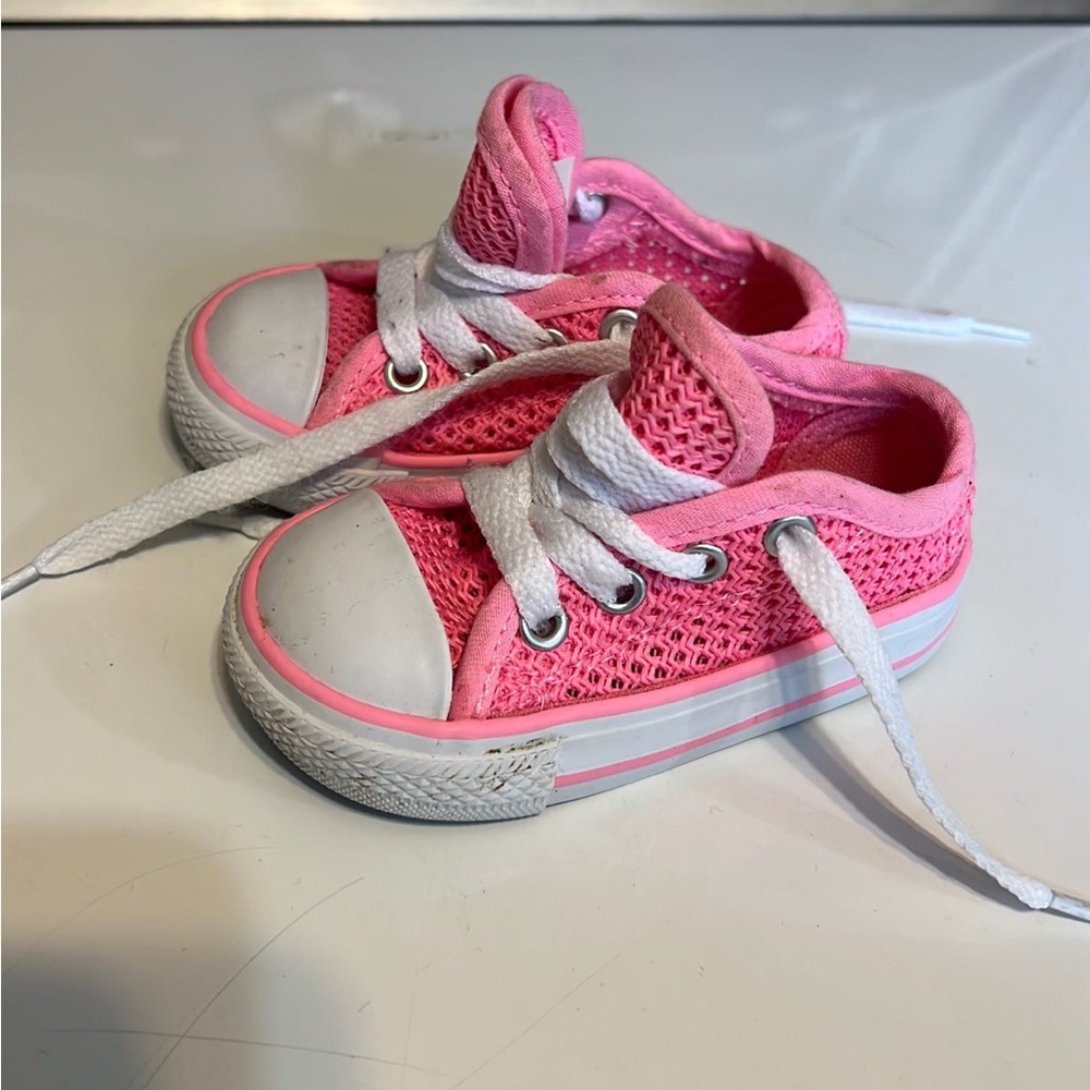 Toddler chuck taylor 2/$20